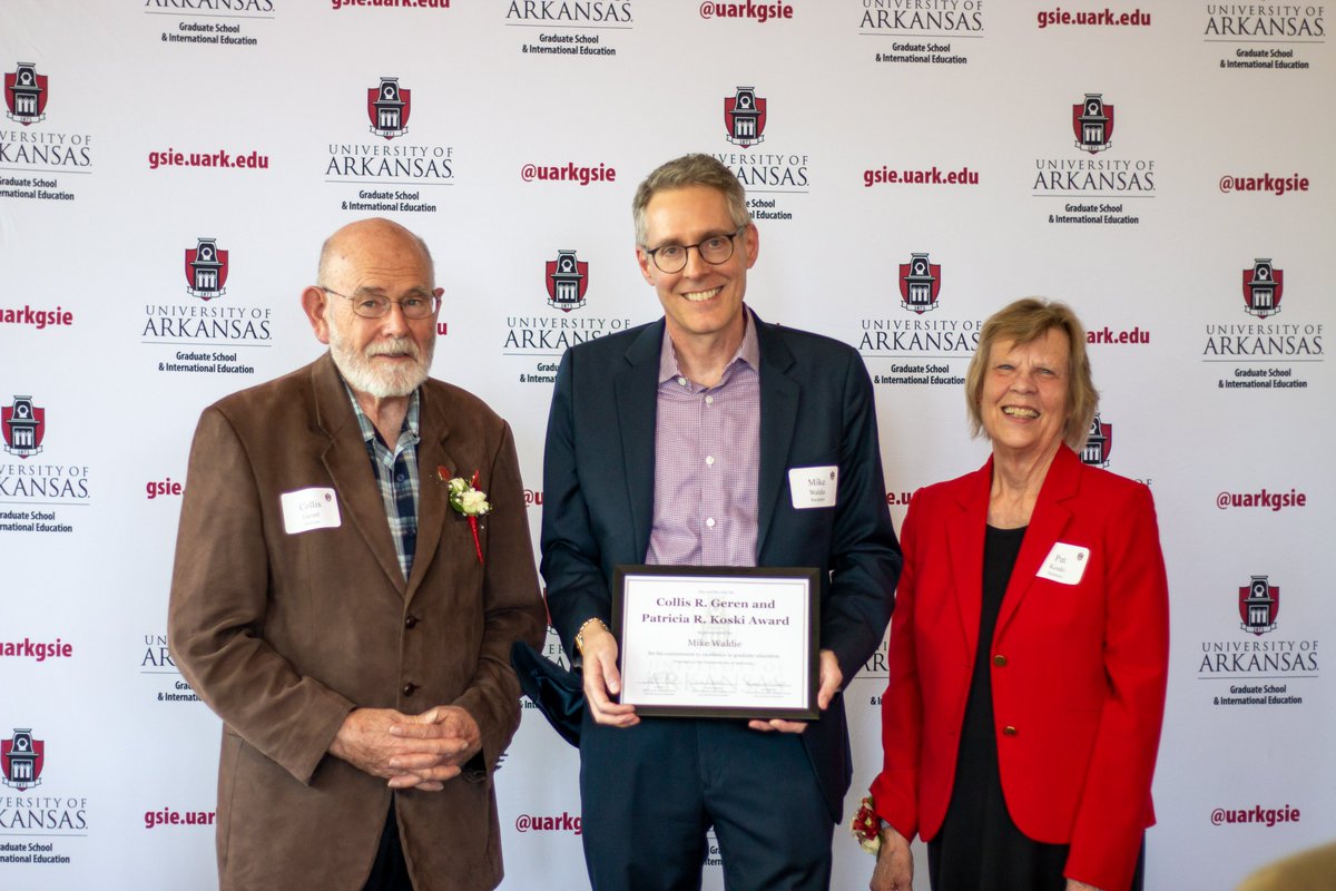 Dr. Kristofor Brye, Mike Waldie, and Michael Freeman each received the 2023 Collis R. Geren and Patricia R. Koski Award yesterday evening for their outstanding service and leadership in graduate education at the University of Arkansas 🏆

#UARK #UniversityOfArkansas