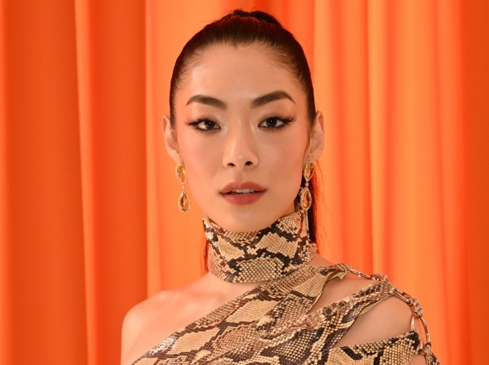 frontrowjp's tweet photo. 東京レインボープライド2023のテーマソング「This Hell」を歌うリナ・サワヤマが、LGBTQ+の権利のために声を上げ続ける理由とは？

「自分の存在を『邪魔者』扱いする法律が効力を発揮しているような環境では、コミュニティを形成する他に手段は残されていないのです」

https://t.co/aEM61Yip7p https://t.co/S5LvPcdU5X