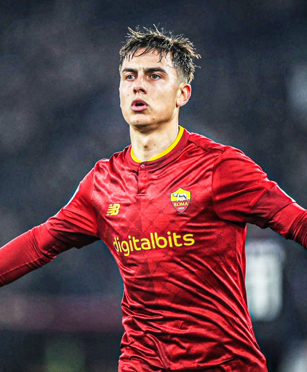 OficialSala12's tweet photo. Dybala com a camisa da Roma:

33 jogos
16 gols
7 assistências

- Chegou DE GRAÇA! https://t.co/IJj7yjfkBc