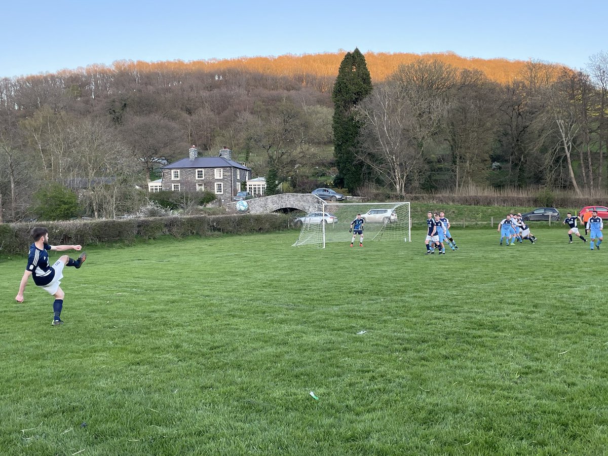 hoppingwxm's tweet photo. Off to Nantglyn today
Summer League game
Cae Nantglyn
🔵 Nantglyn 0 - 6 Cefn ⚫️ (HT0-2)
About 30 in attendance
@CPDNantglyn
#Cymruleague #Groundhopping #Wales #Nantglyn #Cefn #Peldroed #voetbal #futbol #chickenbaltichronicles https://t.co/2en97T0xpF