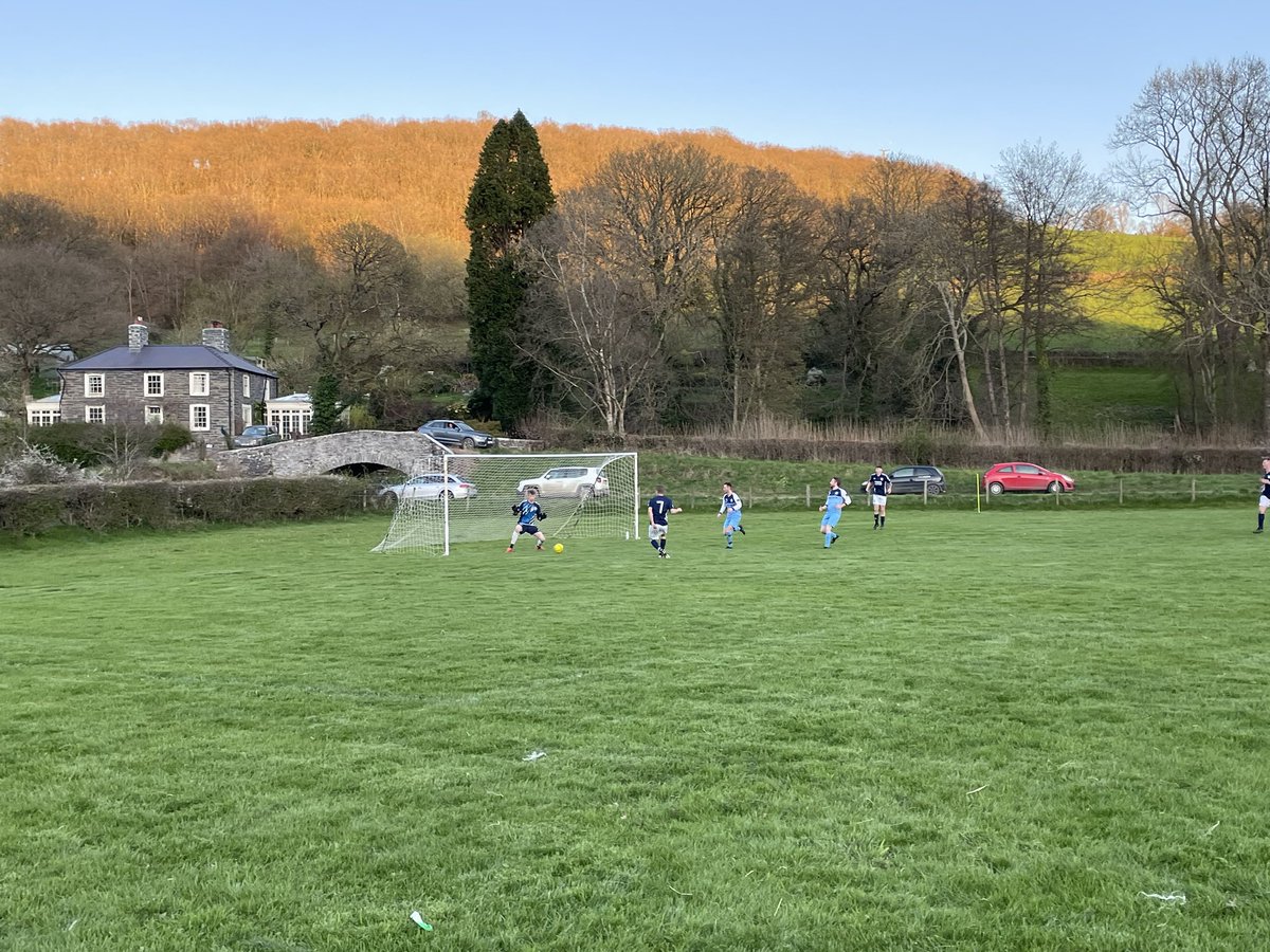 hoppingwxm's tweet photo. Off to Nantglyn today
Summer League game
Cae Nantglyn
🔵 Nantglyn 0 - 6 Cefn ⚫️ (HT0-2)
About 30 in attendance
@CPDNantglyn
#Cymruleague #Groundhopping #Wales #Nantglyn #Cefn #Peldroed #voetbal #futbol #chickenbaltichronicles https://t.co/2en97T0xpF