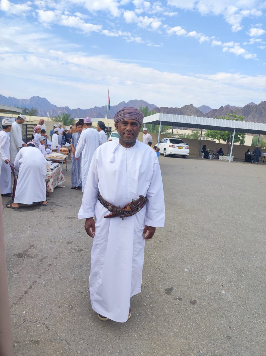 شهدت بلد حيبي يوم الخميس الموافق ٢٠ أبريل ٢٠٢٣م.
هبطة العيد الاستثنائية والتي كان لها الأثر الكبير في نفوس العارضين من المواشي والاكلات والعسل والسعفيات الكماليات الأخرى.
نقدم التحية والتقدير الي اللجنه المنظمه للهبطة.