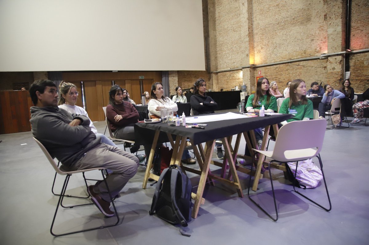 UNICEFuruguay's tweet photo. “Los jóvenes son el agente de cambio necesario para generar algo nuevo y positivo en nuestras comunidades”. Testimonios como este escuchamos hoy junto a educadores de centros juveniles del litoral que se formaron en metodologías y contenidos para talleres de #AcciónClimáticaJoven https://t.co/9cd8tn4c0L