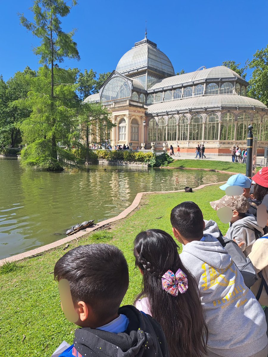 ceipasturias's tweet photo. El Parque del Buen Retiro ha recibido la visita de los alumnos/as de 3°. ¿Sabíais que el Retiro ocupa lo mismo que más de 100 campos de fútbol y tiene más de 300 años? https://t.co/h08QqAiJYX