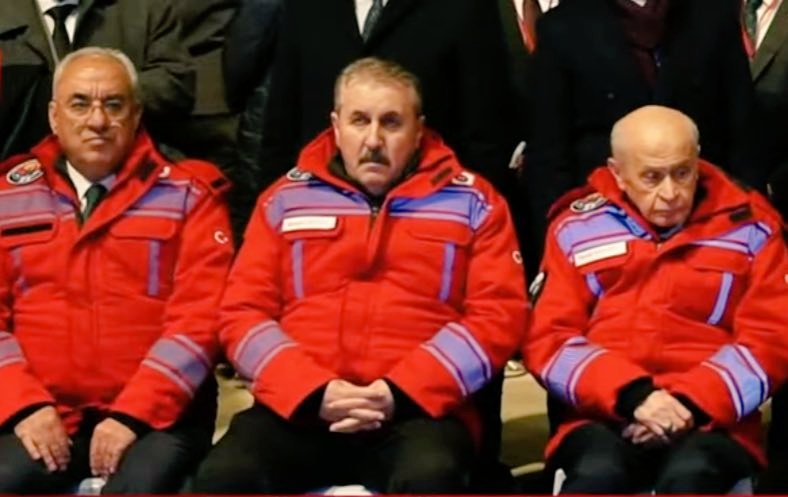 Bir kac ay önce doğalgaz ödemeleri için Alman Deutsche Bank'tan 925 milyon Euro kredi alan, doğalgaz ödemelerinde Rusya'dan 2024 yılına kadar erteleme talep edenler,   bedava doğalgaz vaadediyor..