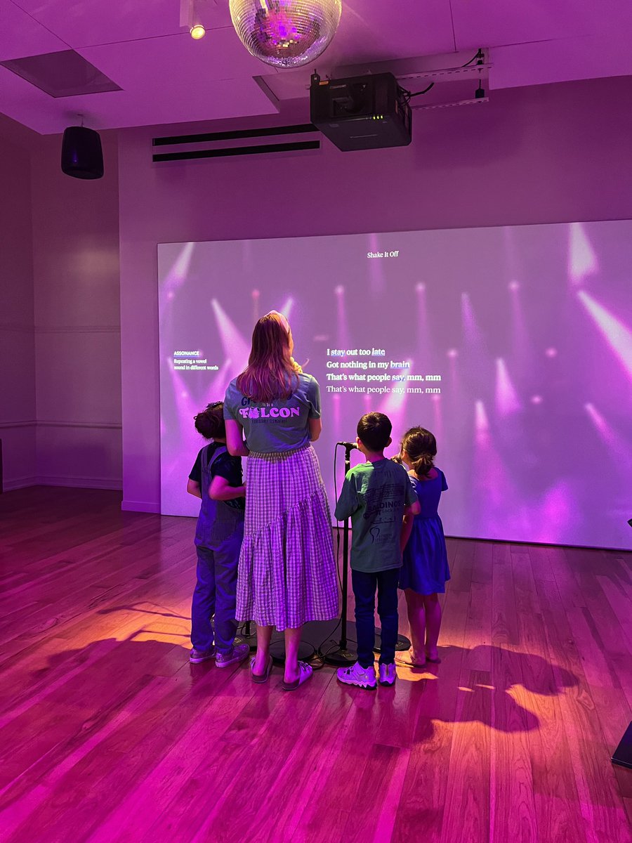 Falcon_Clement1's tweet photo. @PlanetWordDC is the place to be! We had so much fun learning about language through art, music, magic, and so much more! 🌎💚 https://t.co/SRF2hFN56e