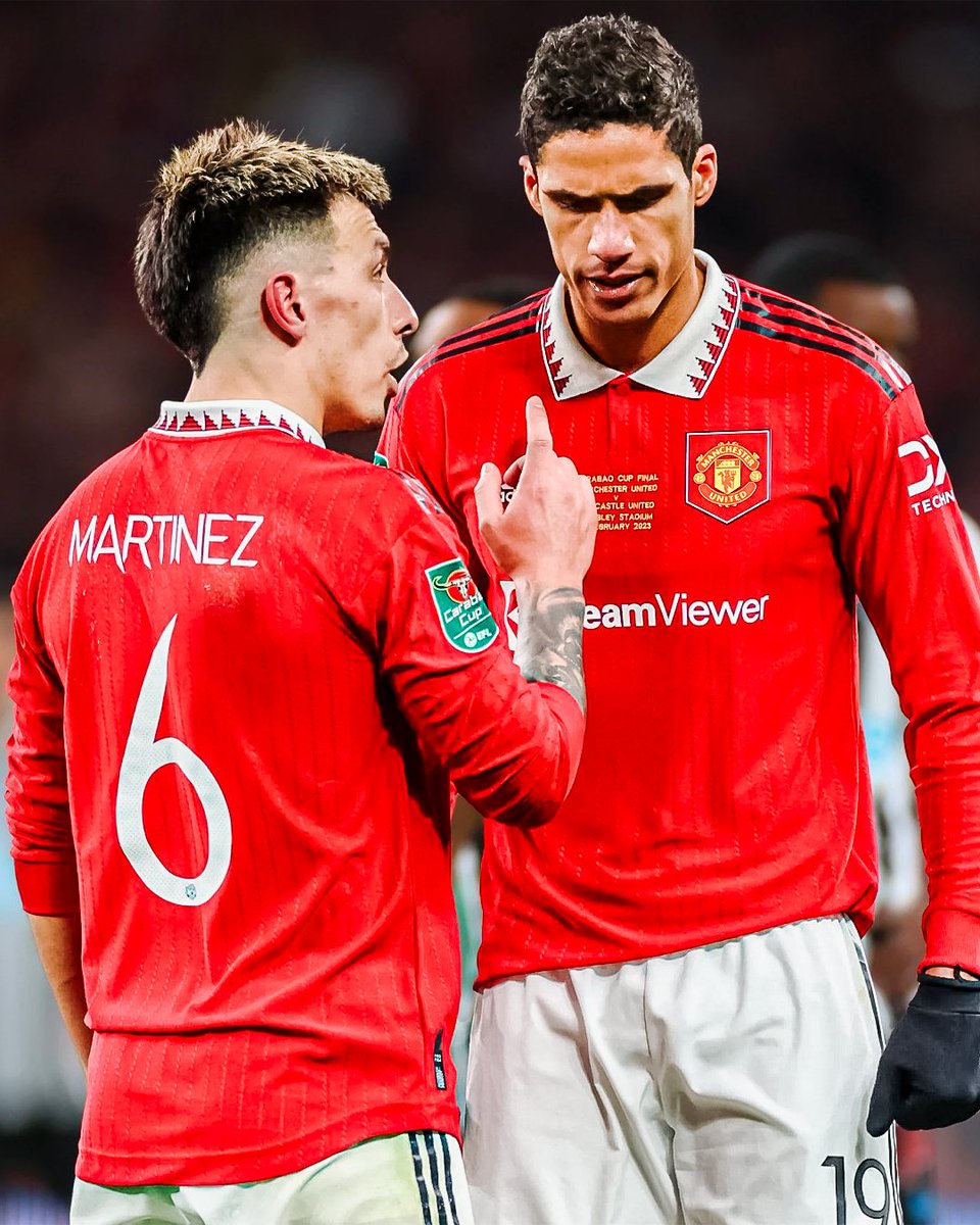 sampeoples_'s tweet photo. Today just exposed how much our backline relies on these two.

The Glue. 🤝 https://t.co/xSLhDnDxCY