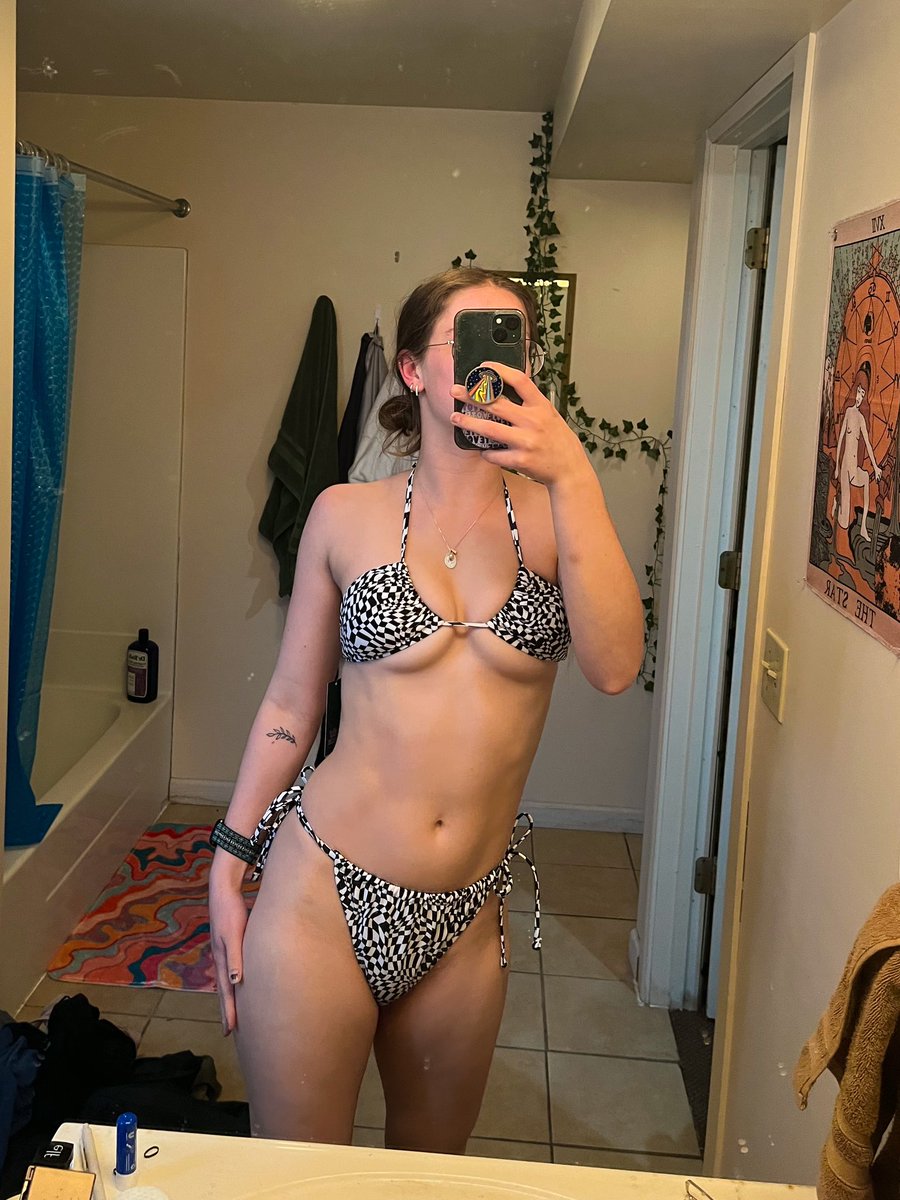 Megan Lee tweet media