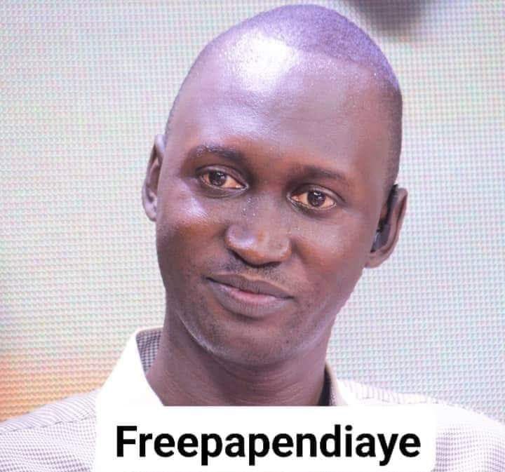 AmayiBadji's tweet photo. Thioro Mandela placée sous mandat de dépôt. Elle rejoint son collègue PapeNdiaye de @walfadjrisn sous le même régime. La fameuse liste noire des journalistes à intimider s'allonge.
Soutien totale à vous
#Sénégal
#Libertedelapressemenacée
#LeMonstre
#AarJournalisteSn https://t.co/ADsq8qFluJ