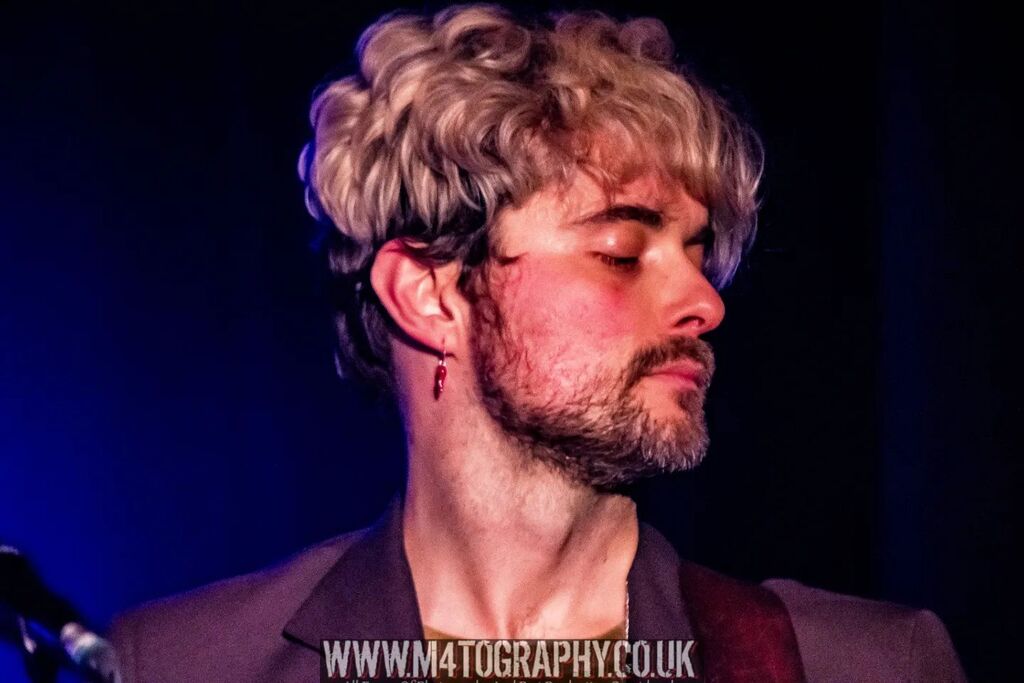 I also caught the @cinellibrothers_band and support at @portsmouthguildhall Studio last night

#GlitzAndGlamour #Fashion
#M45T1N #M4TOGRAPHY #FeelMagazine #SupportLocal #KeepItLive #LivingTheDream #GigPhotography #Corporate #Weddings #Gigs #Events #Photography In #Hampshire …