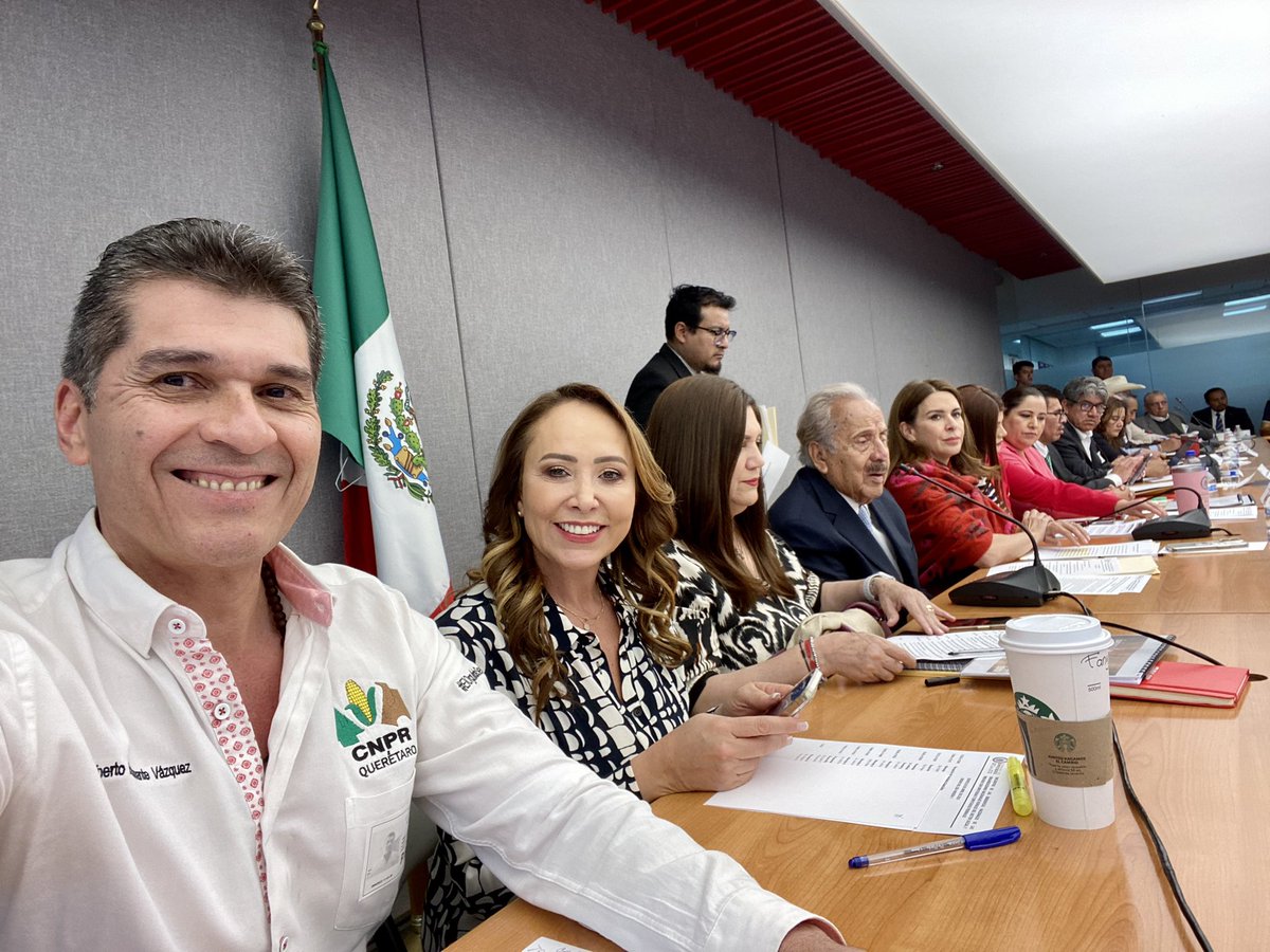 Gracias <a href="/Mx_Diputados/">H. Cámara de Diputados</a> <a href="/_diputadospri/">_diputadospri</a> por invitación para exponer la urgencia de acciones de apoyo a Productores del Campo Mexicano ante desaparición de la <a href="/FNDMX/">Financiera Nacional</a> por el <a href="/gobmx/">gob.mx</a> , hablaban de soberanía alimentaria pero en la realidad sus acciones demuestran lo contrario. <a href="/CNPRmx/">CNPR</a>