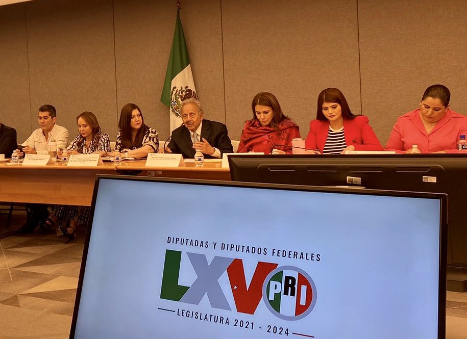 QroCnpr's tweet photo. Gracias @Mx_Diputados @_diputadospri por invitación para exponer la urgencia de acciones de apoyo a Productores del Campo Mexicano ante desaparición de la @FNDMX por el @gobmx , hablaban de soberanía alimentaria pero en la realidad sus acciones demuestran lo contrario. @CNPRmx https://t.co/SZcKqFJuF8
