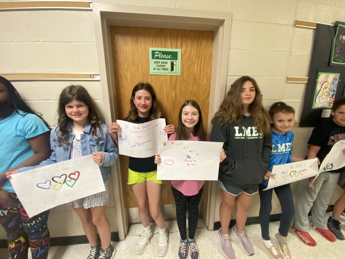 MrsCulbreth5th's tweet photo. Cheering on our @MarinerMates as they head to the @SpecialOlympics! https://t.co/w8FCvICXuS