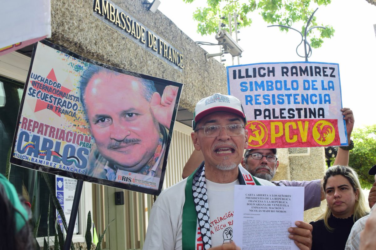 Carlos: "..biliyorsunuz, hapishanede geçen bunca yıla rağmen bizi rahatsız etmeye devam ediyorlar. Ben hapisteyim; çünkü Chavez Venezuela Devlet Başkanı iken Fransa Devlet Başkanı benim serbest bırakılacağıma dair söz verdi ama sözünü tutmadı. İhanete uğradım ve hâlâ buradayım."