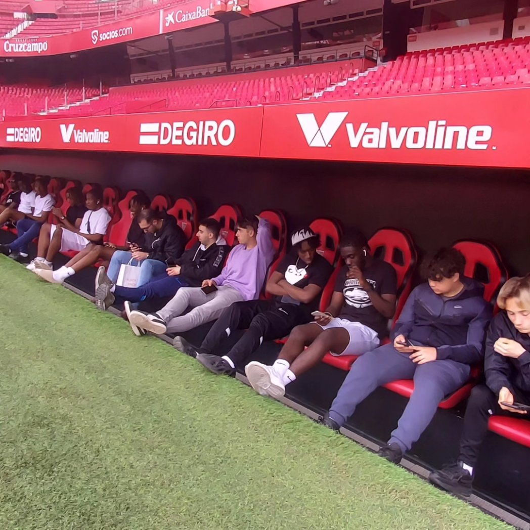 ProDirectSthLdn's tweet photo. @paul_springett Our Academy boys visited in March, what a place https://t.co/QCNOaDOYID