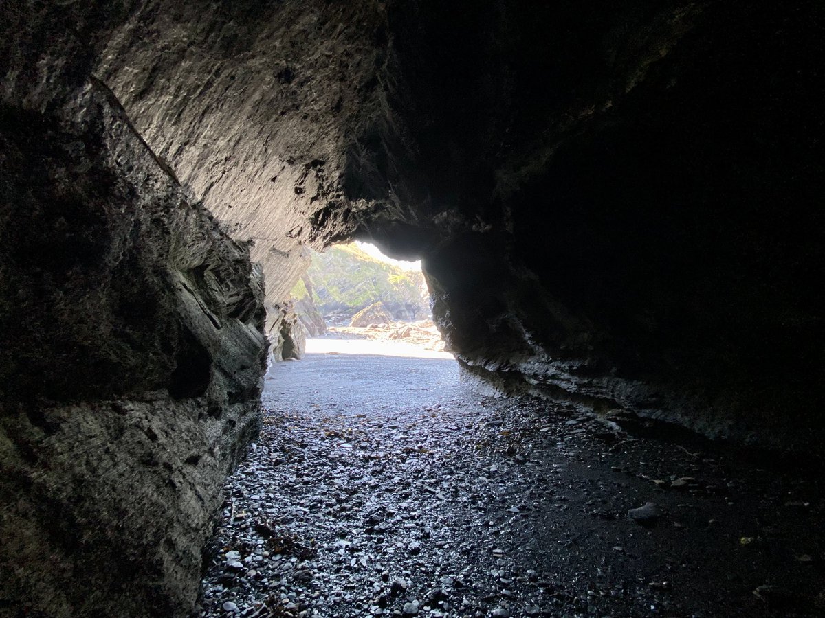 GreatHangman's tweet photo. One of numerous caves at Samsons Cove #smugglerscave #seacave #swcoastpath #Northdevon https://t.co/HYufcdnjLL