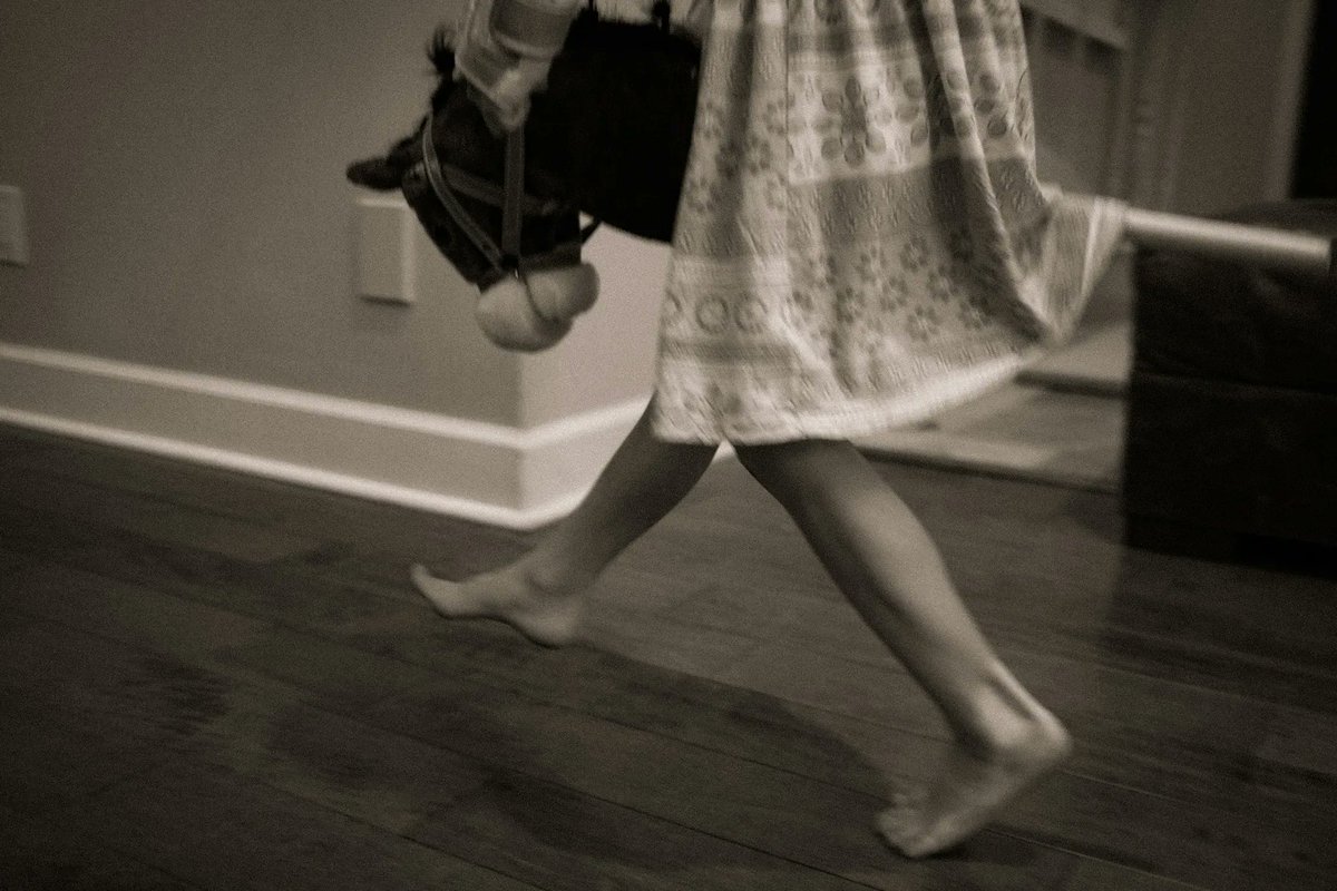 goexplorenft's tweet image. &quot;How will they learn to read?&quot; and I respond; When children are living full and meaningful lives, rather than being confined to segregated and standardized educational environments, they naturally develop literacy skills in reading, writing, and math..

#unschooling #lifelearning