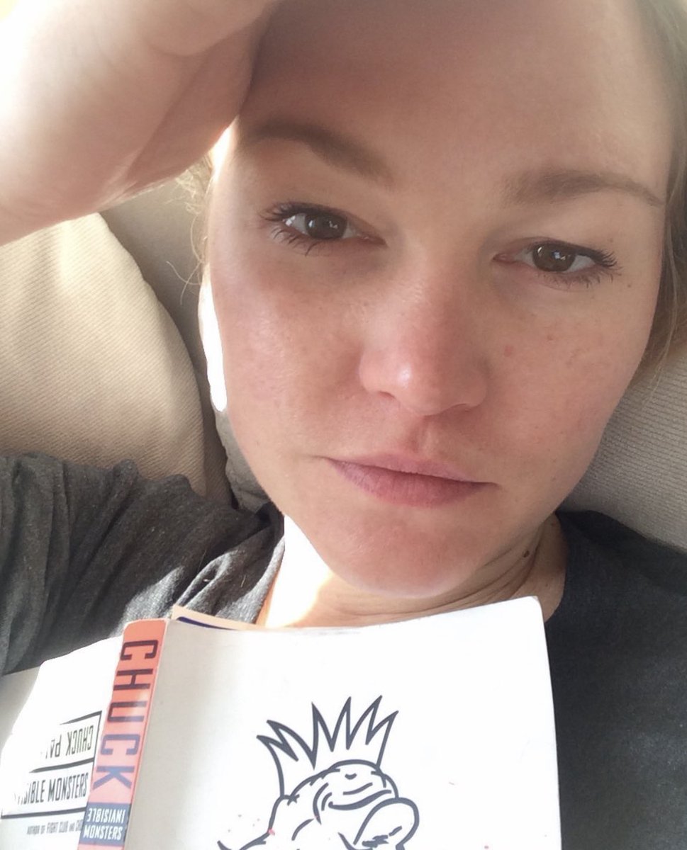 Julia Stiles reading “Invisible Monsters” by @chuckpalahniuk #BookRecosFromCelebs #readmore #read #bookrecos #booktwitter #books #reading #author #NYTimesbestseller #juliastiles #chuckpalahniuk #invisiblemonsters #10thingsihateaboutyou #fiction #womenwhoread #savethelastdance