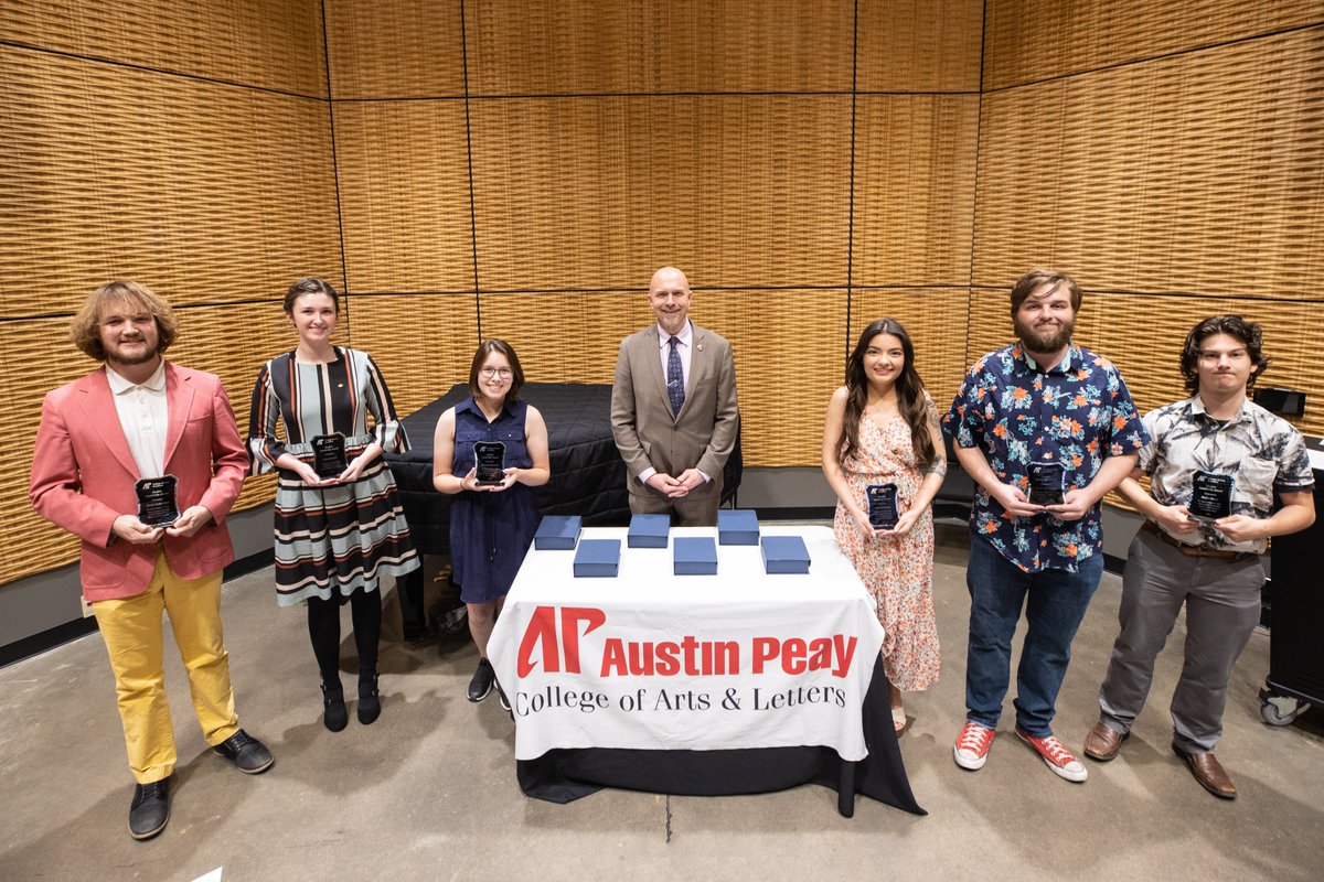 🎉Six students were recognized with the first #CoAL Student Leadership Award on Apr. 19! One representing each department in the college, the students were presented with trophies by faculty members, followed by a reception! Read more: bit.ly/3KMfEeE