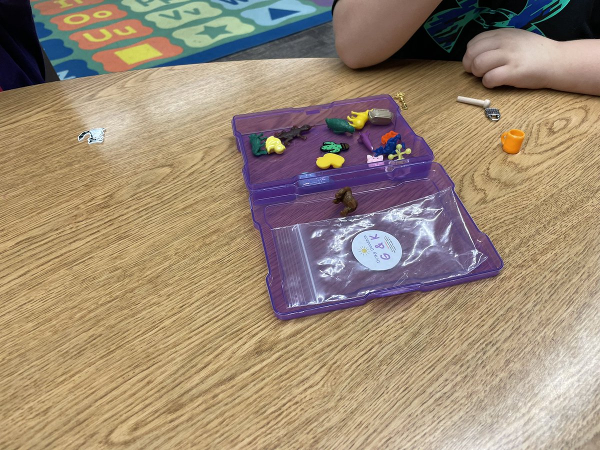 Dinky Doodads makes speech fun😃 <a href="/SLPsHumbleISD/">Humble ISD Speech Language Pathology Team</a> Thank you <a href="/msjfitch/">Jennifer Fitch</a> for letting us borrow them!