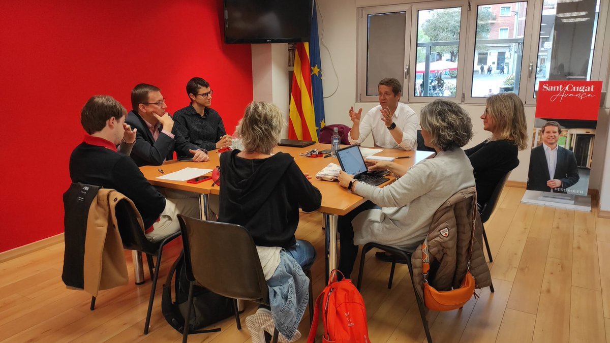 SolerPere's tweet photo. Reunió amb les primeres persones de la candidatura del @Cugat_Psc per plantejar el període de campanya per les #eleccions del #28M. Anem escalfant motors!
#StQgatAvança
#treballantpersantcugat https://t.co/FQZ0hNqTzB