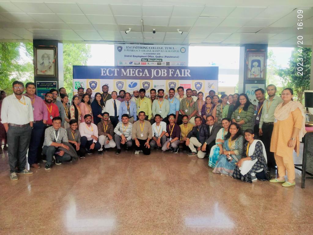 HKPushpat's tweet photo. Engineering College Tuwa Godhra Gujarat hosted a Mega Job Fair on 20th April 2023, Thursday. More than 35 reputed companies from Amhedabad, Vadodara, Halol, Dahod, Sanand etc. came in fair and selectected many students from various institutes and many have shortlisted. Congo all https://t.co/hFlIaMu034