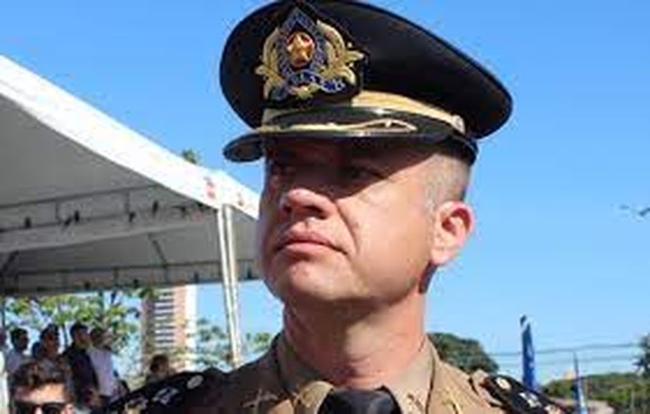 Coronel da PM de Goiás, preso por atos golpistas tentou fugir da PF e se acidentou. O machão, que disse que o Lula não assumiria, machucou o joelho. Tadinho né? Valentão nas redes virou uma franga. Correu!!! Olha a cara do golpista aí...😂😂😂😂😂😂😂😂😂