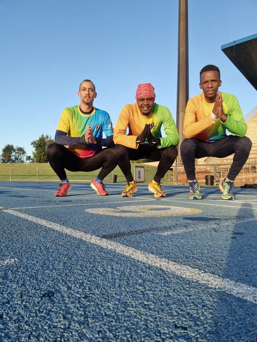 yazi I miss my training partners already 🤔🤗🤣🤣🤣 I always struggle with this RESTING phase ...... already experiencing comrades FOMO 😂😂😂
#skhindigang #fatcats❤️ #redskippa❤️ #runningwithconfidence