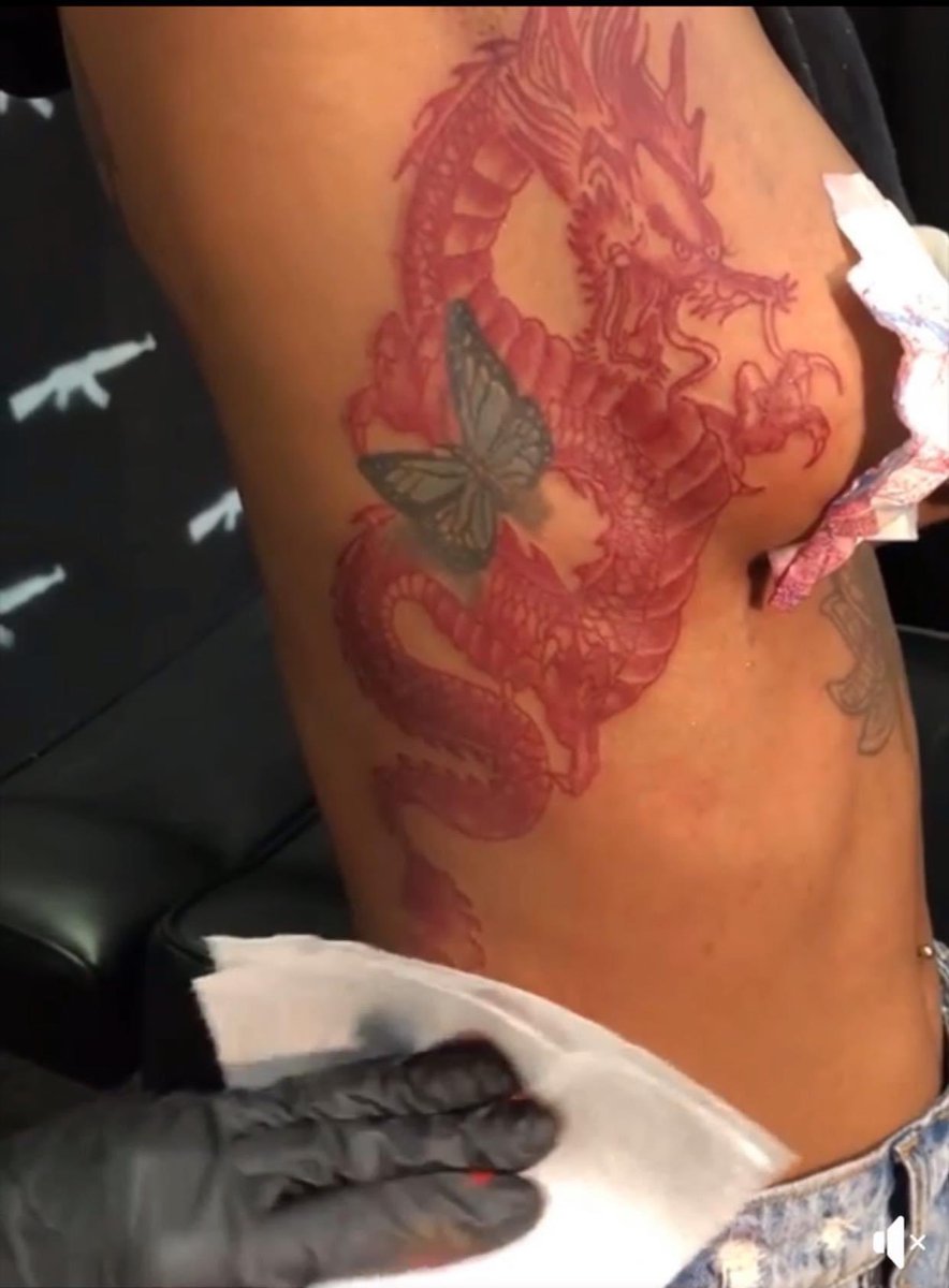 AsiaCherise's tweet photo. I had just got this tattoo done and she asked to see it, so I sent her a picture and she told me she didn’t like it. I never spoke to her again after that cause I didn’t ask for your opinion?? https://t.co/uQ9UutNcxa