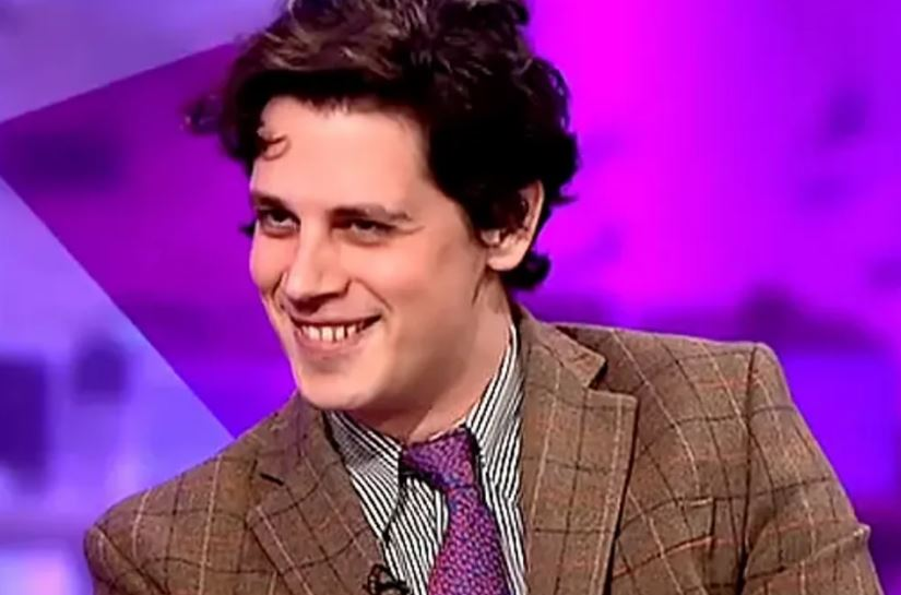 _2019_nCoV's tweet photo. Milo #Yiannopoulos a fait plus de dégâts à la droite américaine et à diverses causes nationalistes que presque tout autre individu au cours de la dernière décennie. Milo a en fait menacé la carrière des gens et menacé de rendre publiques des informations.
https://t.co/DMe0kRWIpU https://t.co/0tETdMovMa