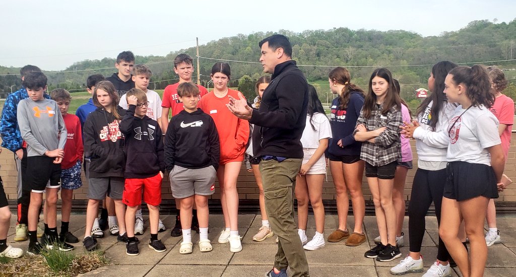 ATaphouse22's tweet image. What a great experience at @SanitationDist1 today with the 7th grade @BHSSeminar Ss. They looked at ways to deal with storm water on campus such as rooftop vegetation, permeable pavement, retention ponds, etc. #EDGEchallenge #environmentalengineering