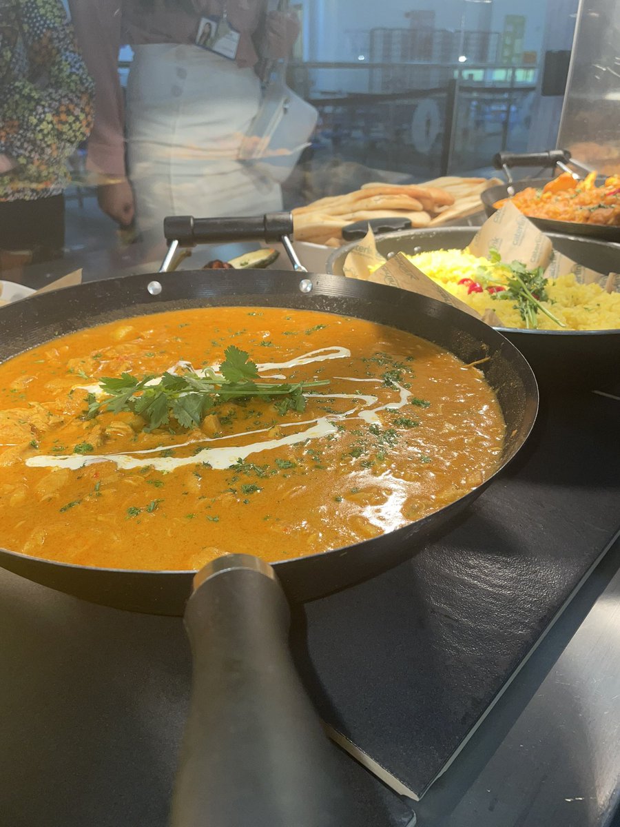 ColinPort1's tweet photo. Another great day @McrAcademy with some great food on show ๐๐๐๐thanks for your support today @mancgas75 #caterlink @MAPEDept @MichelleMahlik @JoanneNunney
#loveacurry ๐๐๐คฉ https://t.co/TVIgoEEUpr