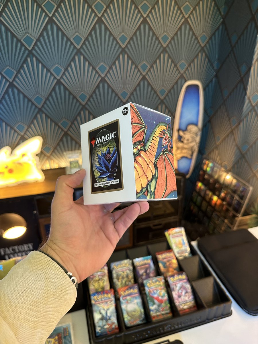 davidkclash's tweet image. Un week-end qui promet d’être riche en émotion pendant le Gala TCG ! 
Je me suis fais un énorme cadeau pour mes 31 ans et je suis super heureux d’avoir la chance d’ouvrir ça en le partageant avec des passionnés