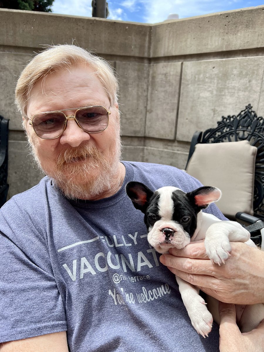 Meet the newest member of the River Terrace team… Peppa the French-ton says bonjour 🐾🇫🇷
Nothing makes a person smile quite like a sweet little puppy does!