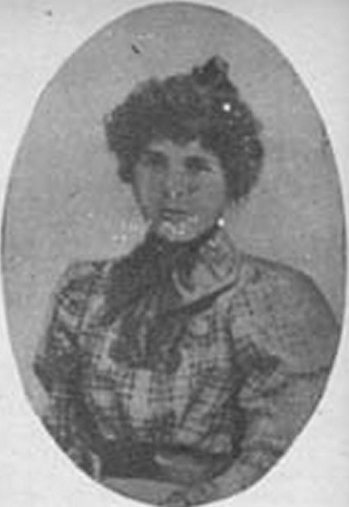 rodrigobravoa's tweet photo. Un 20 de abril de 1875 nace en Copiapó 🇨🇱 María Griselda Hinojosa, primera mujer que recibe el título de Farmacéutica en el país, el cual obtuvo en 1899 en la @uchile. ¡Historia pura! https://t.co/yGwphq3Eyp
