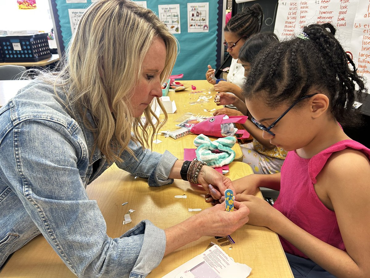 Pride2384's tweet photo. Spa time! #straffle #slatehillstars #itsworthit 💅 https://t.co/Kzr2hRHaiP