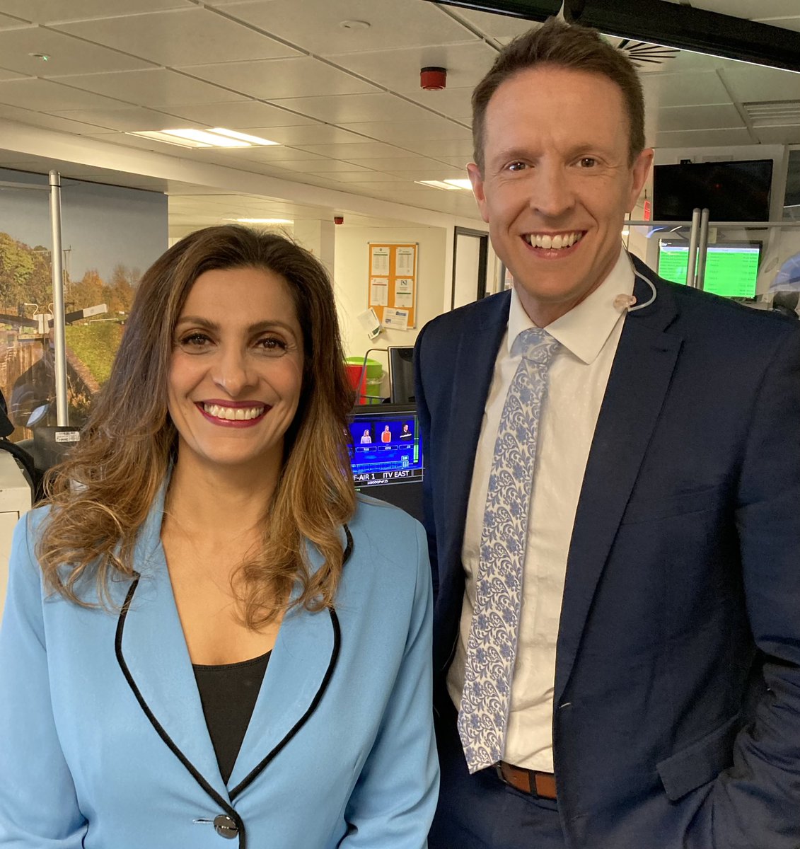 Heading to studio for @ITVCentral In the West Mids: extraordinary Royal visit, has to be seen to be believed! In the East: Who is more important, Robin Hood or King Richard III?@pbearneITV and @RajivPopatITV will battle it out for Notts and Leicester glory!!