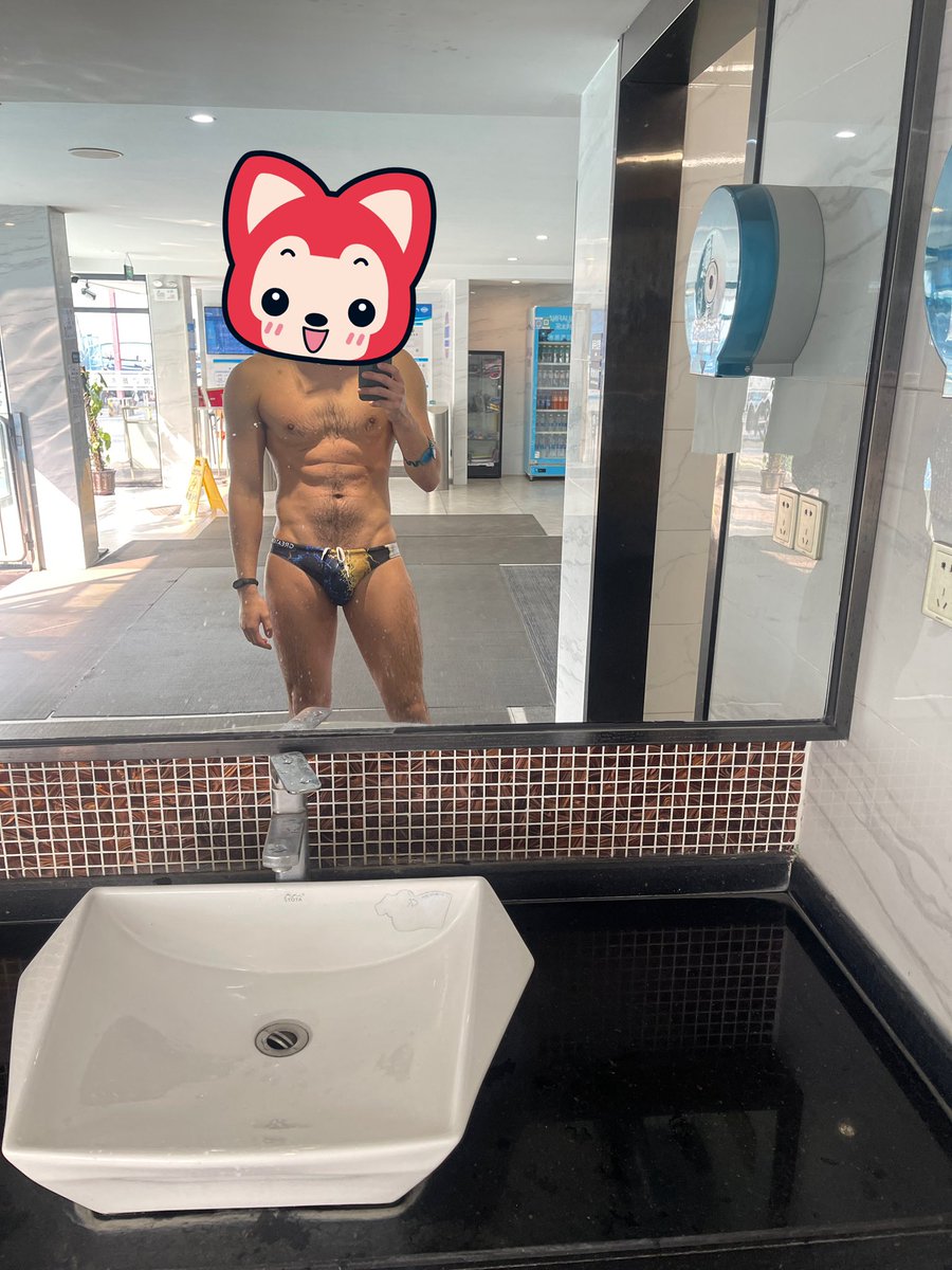 端木教游泳 tweet media