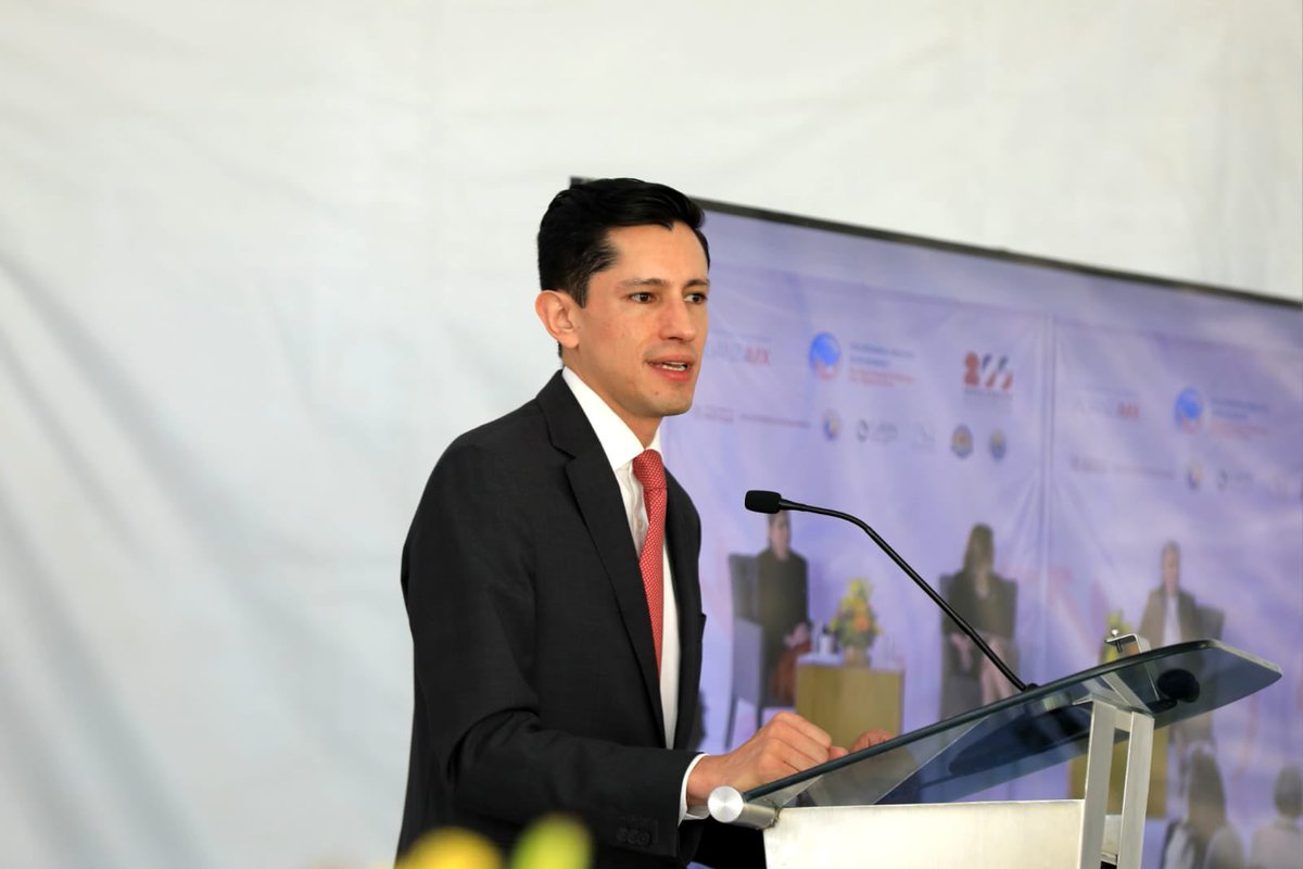 Day 2 @ Casa de California at #CaliforniaMexico2030Summit. The State of CA, Mexican Gov, AlianzaMx, and academic partners continue  discussions on emerging policy challenges and research programs that address the critical transition to a climate-resilient binational economy.