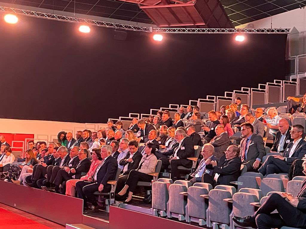 Le #Medef est un mouvement démocratique. Cette élection ne doit pas être confisquée à ses adhérents. Le débat et le pluralisme doivent être respectés jusqu'au bout, et même au-delà ! 🙏🏼 Merci <a href="/MedefOccitanie/">Mouvement des Entreprises de France Occitanie</a>, à <a href="/SophieGarcia/">DimeShofi ❀</a> et à <a href="/JeromeAuthier/">Authier Jerome</a> d'avoir organisé cet échange !