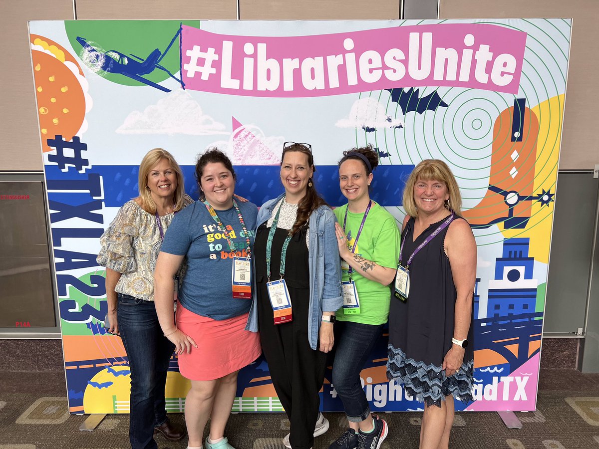 FORESLIBRARY's tweet image. Boerne ISD librarians in the house! We are rocking #TLA2023! #boerneisd