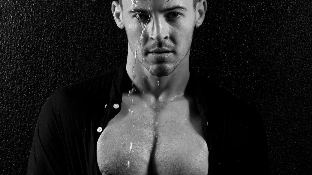 socialitelife's tweet photo. Say hello to this week’s Instagram hottie Dylan Mahoney. You’ll be glad you did! https://t.co/JdGZFPE1C9 #Instahottie #DylanMahoney https://t.co/0d1aqBdiJV