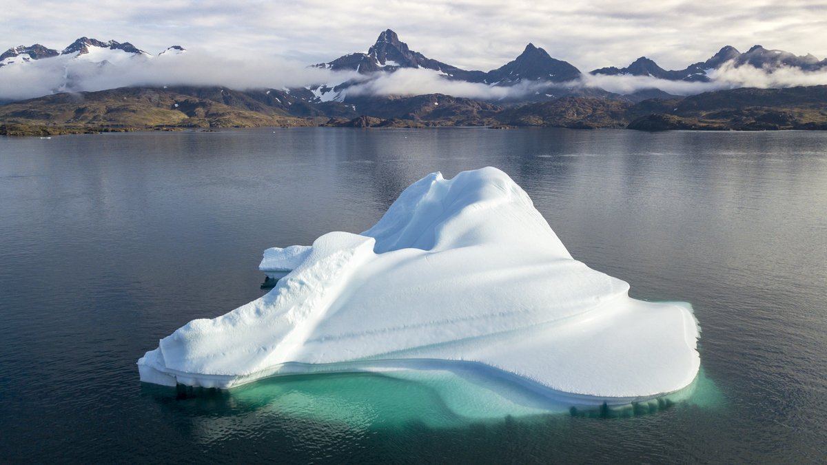 _AGrimm's tweet image. Icebergs remind us of the ephemeral nature of all things. Greenland ~♡

#ThePhotoHour #NaturePhotography