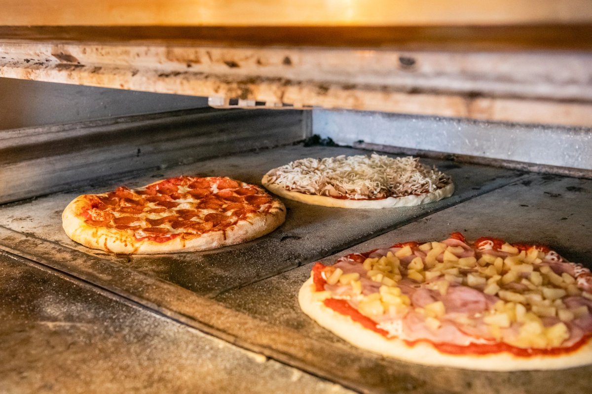 If you've got hunger pains, just go ahead and call our name. #PizzaParlor #NeighborhoodPizzeria #Vallejo #VallejoCA #Napa #Vacaville #pizza #PizzaTime #BayAreaPizza #pasta