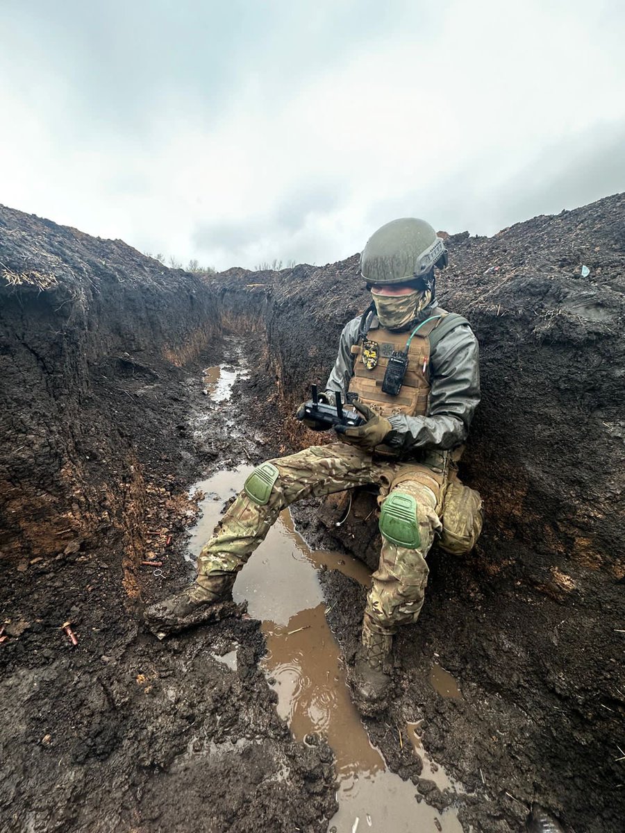 Gerashchenko_en's tweet image. This photo was taken today in Bakhmut, the hottest spot of Ukraine. My friends sent it to me - the aerial reconnaissance platoon of the 3rd battalion of the 92nd brigade. They call themselves CODE 9.2.

CODE 9.2 are raising money for Mavic drones (their eyes on the frontline) and…
