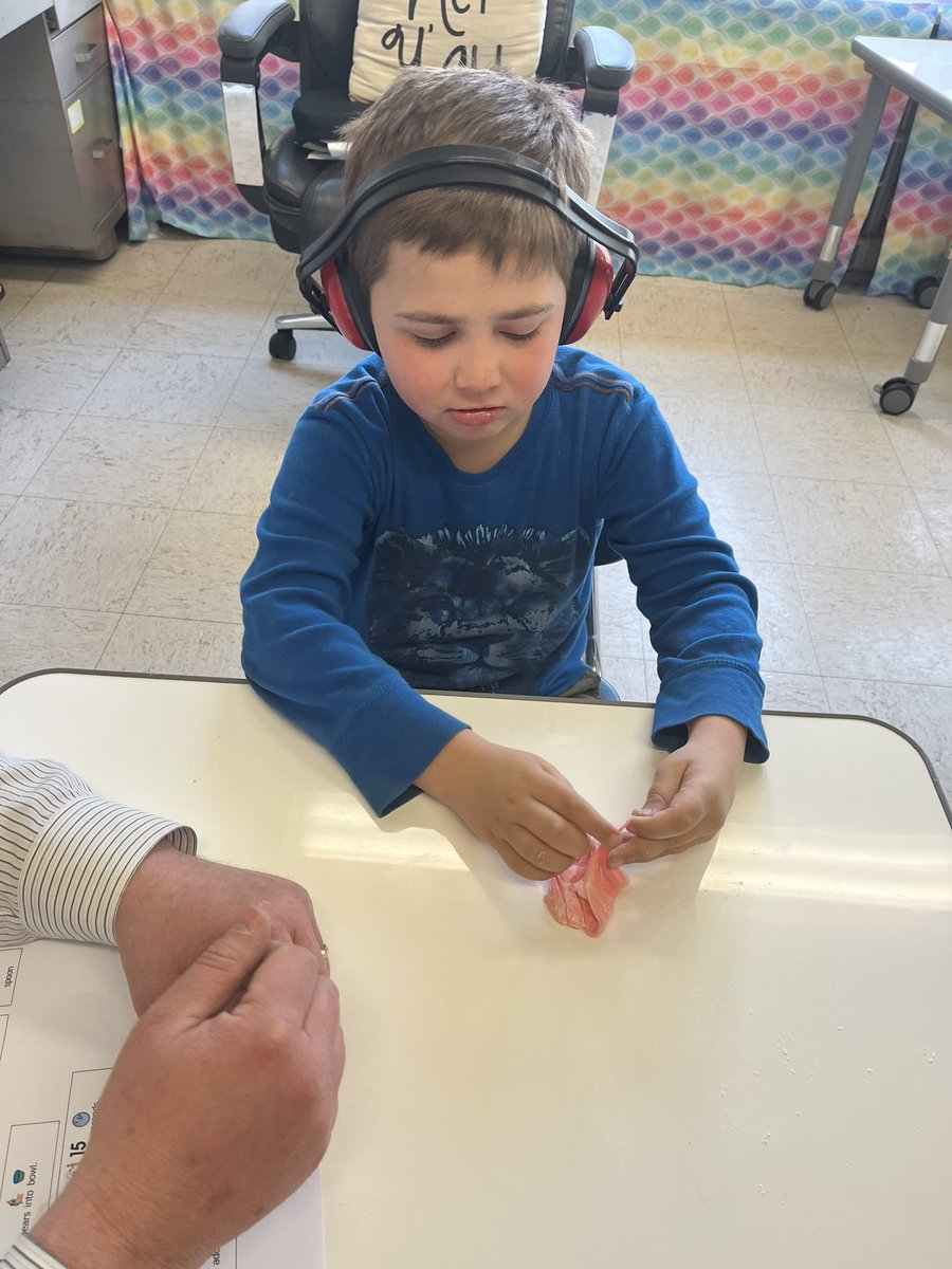 Lindsey Barton tweet media