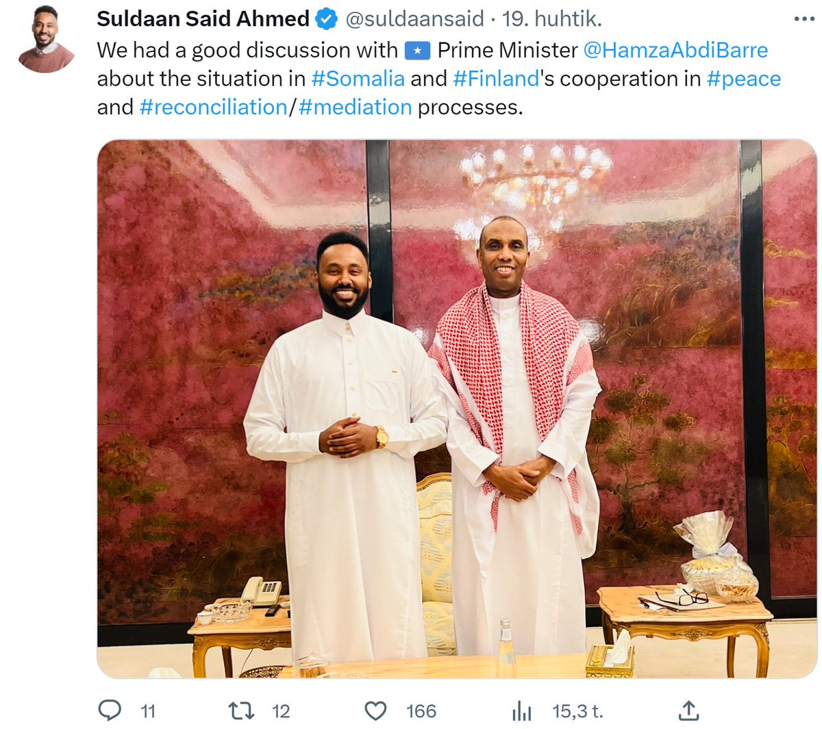 PekkaJrvinen20's tweet photo. Nyt soivat hälytyssireenit ja kovaa soivatkin! Suldaan ei ole enää edes kansanedustaja. Millä valtuuksilla hän yhä käy neuvotteluja Somalian pääministerin kanssa? Nyt kaipaamme faktoja peliin! Vai onko Afrikan sarven erikoisneuvottelijan asema jokin pysyvä mandaatti? https://t.co/K66ZoyYpfC