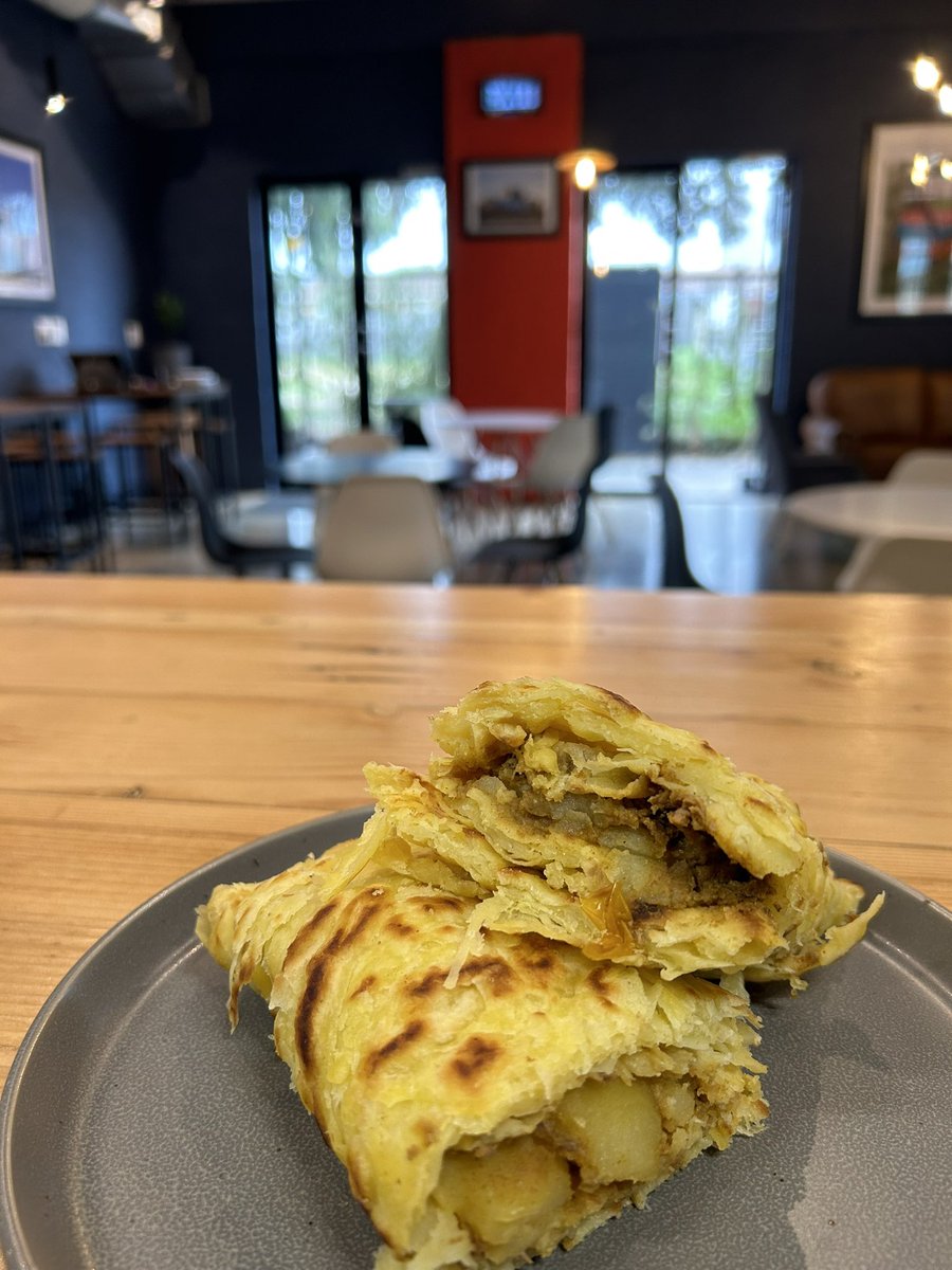AltheadeWet's tweet photo. Jay Jays home-cooked meals served at @RLabs café and the best coffee ☕️ in Mitchell’s plain. Come thru 🔥 , 55 Boschendal way, Westridge. Open daily 8AM-5PM 🕠

#HOPECafe #Foodie #CoffeeLover https://t.co/gRb7V5ROJQ