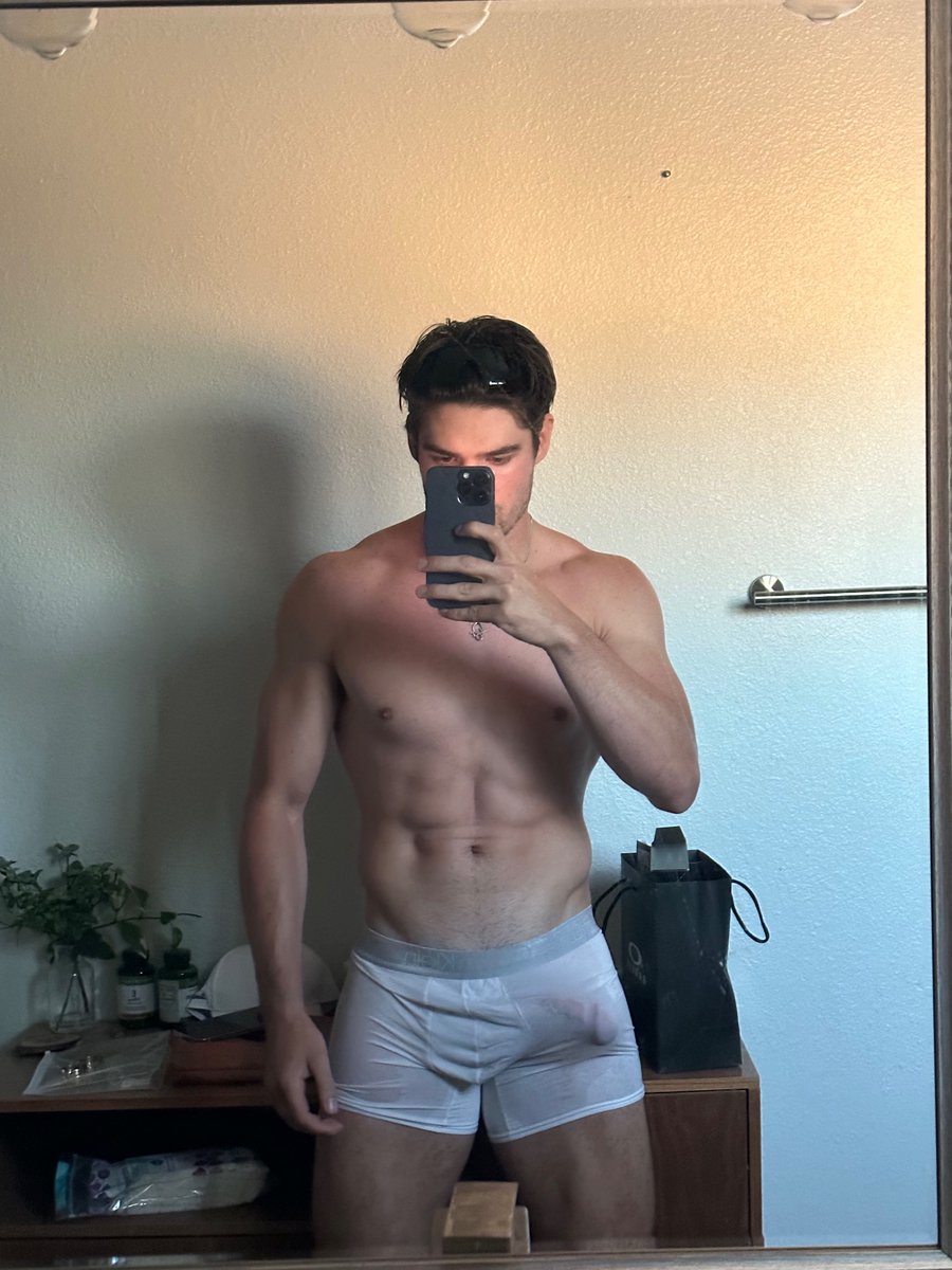 kyleagainlol's tweet photo. see all of me 👇🏻 #fitness 
https://t.co/EF4i7ztKy9 https://t.co/NRtgz27k9T