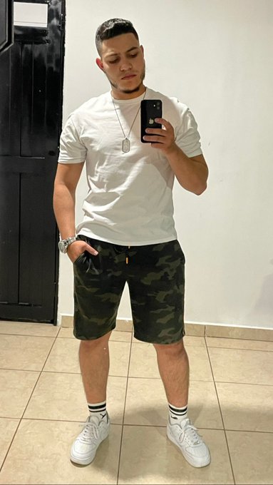 What&rsquo;s up bitches https://t.co/s5RxH42RhH<a href="/tag/hot"class="tags"><span>#hot</span></a><a href="/tag/sex"class="tags"><span>#sex</span></a><a href="/tag/boy"class="tags"><span>#boy</span></a>